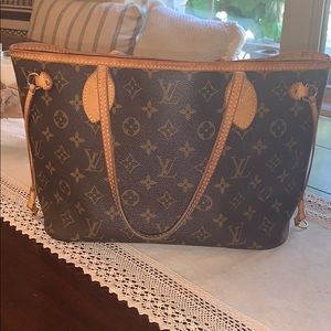 *Louis Vuitton NeverFull PM